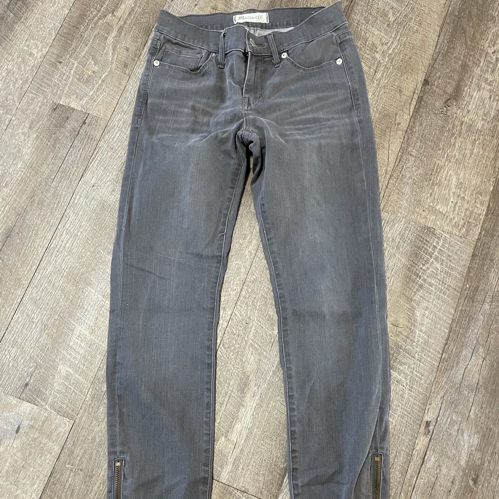 Madewell Skinny Jeans with Zip up ankle size 26